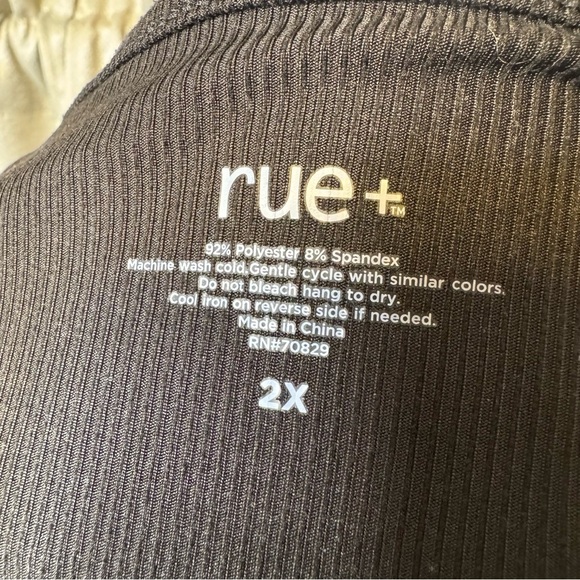 RUE Black Relaxed Fit Short Sleeve Tee Size 2X - Picture 6 of 6